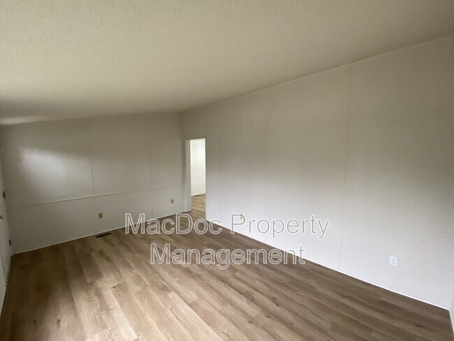 Foto del edificio - 900 White St