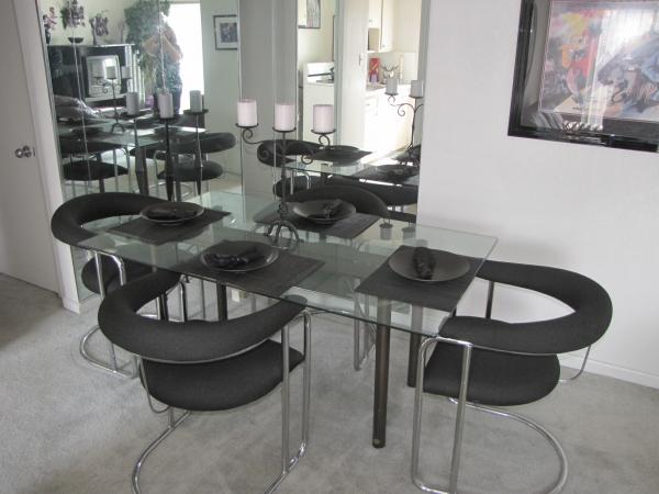 Foto del edificio - 9530 Greenview Ave