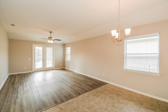 Foto del edificio - 5754 Village Pond Cir