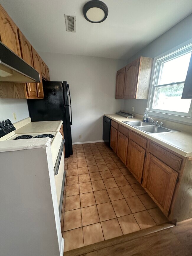 Foto del edificio - 605 S Main St