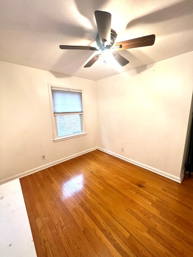 Building Photo - 30 Glynn St