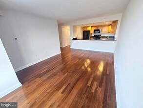 Building Photo - 2001 Hamilton St