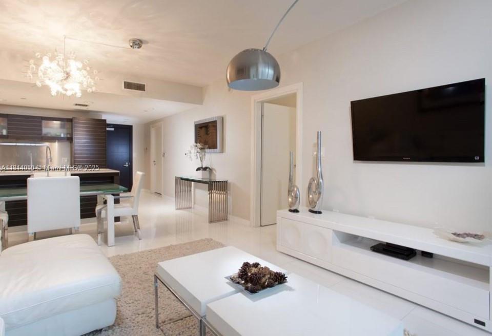 Building Photo - 200 Biscayne Blvd Way
