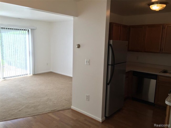 Foto del edificio - 50405 Bay Run S