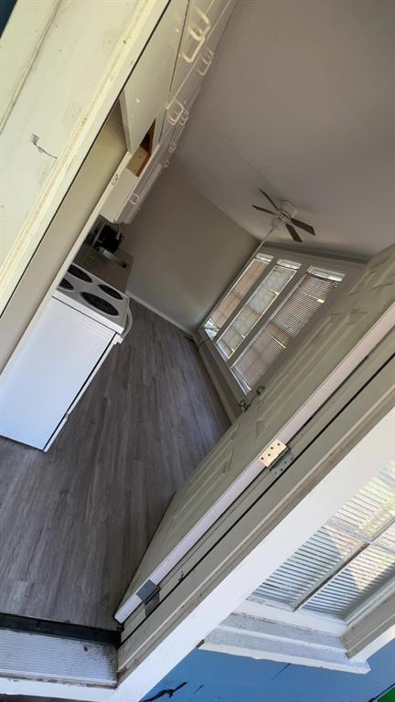 Foto principal - 310 N Rock Island St