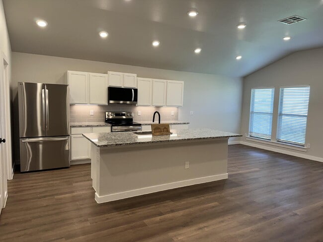 Building Photo - Brand New 3/2/2 in Cypress Ranch!