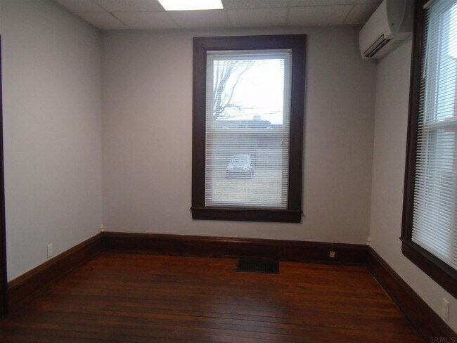 Building Photo - 623 W Washington Blvd