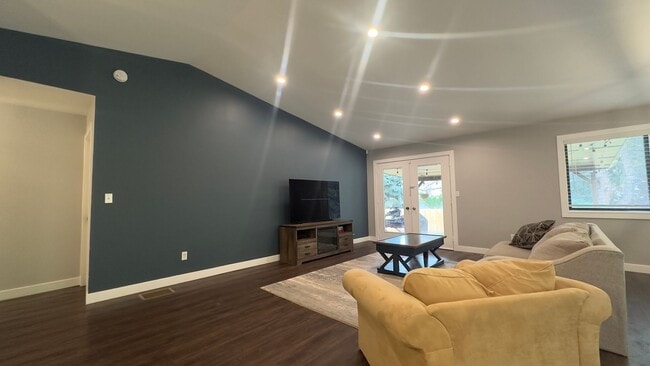 Building Photo - Great House in Parkwood
