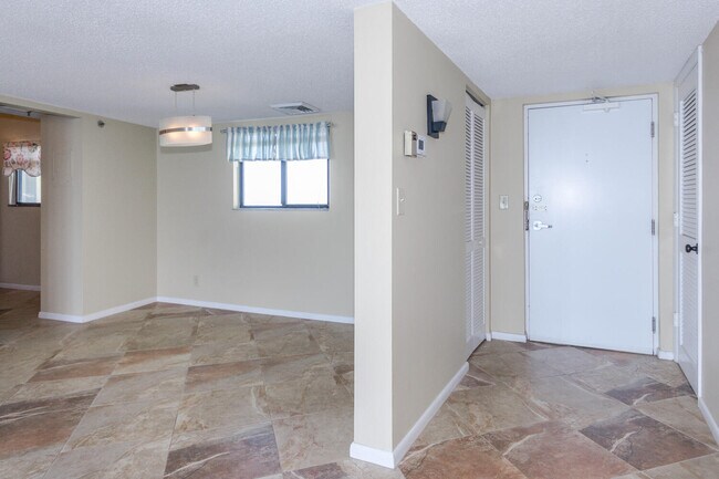 Building Photo - 200 Ocean Trail Way