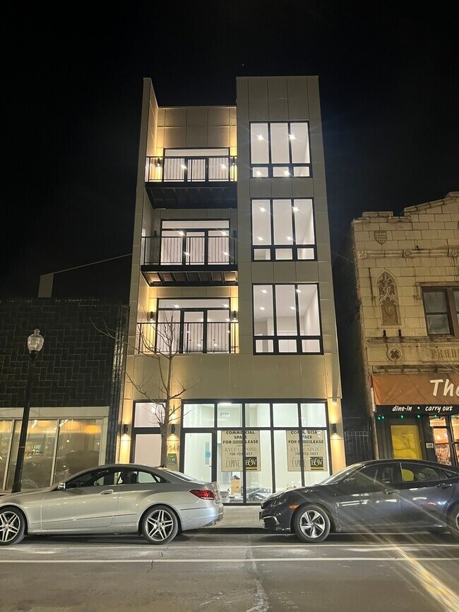 Foto del edificio - 3244 N Lincoln Ave