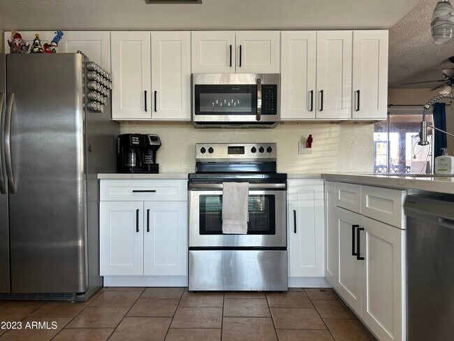 Building Photo - 626 E Barrus Pl