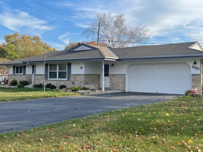 two car garage - 630 Wilson Dr