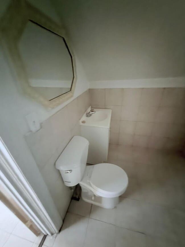 Building Photo - 4004 Storer Ave