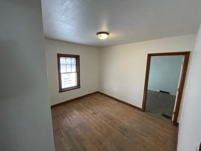 Foto del edificio - 2-Bedroom House - Section 8