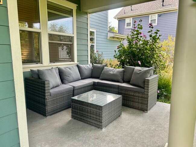 Patio - 3393 Florence Way