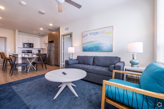 2BR, 2BA - 995SF - Living Room - The Metropolitan
