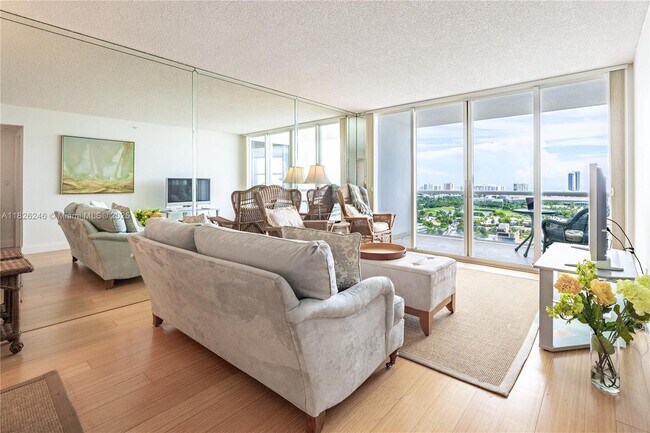Foto del edificio - 1800 Sunset Harbour Dr