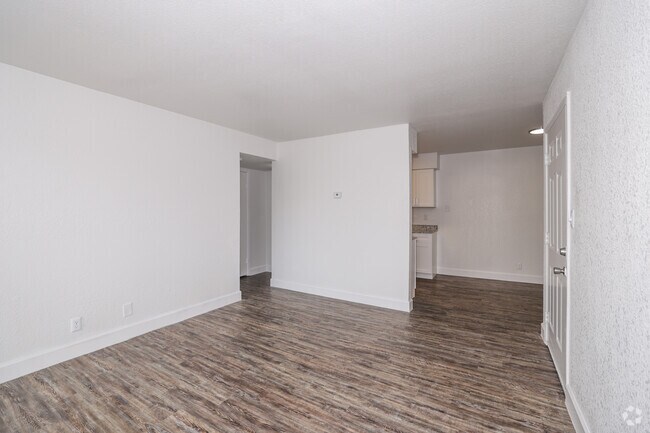 1BR, 1BA - 700SF - Living Area - Cedar Lane Apartments