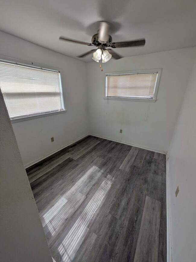 Foto del edificio - 202 Orangeview Ln