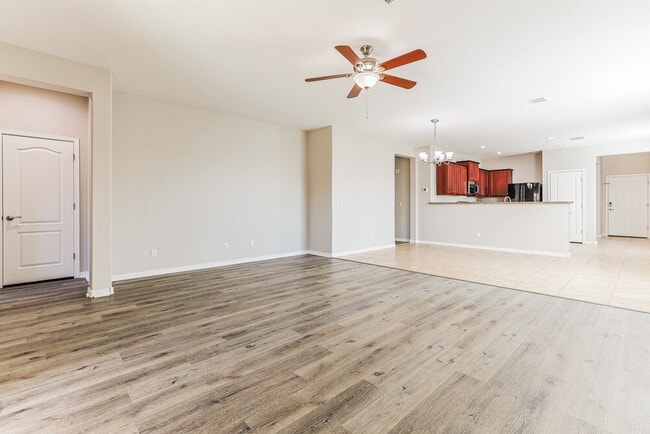 Foto del edificio - 7515 W Irwin Ave