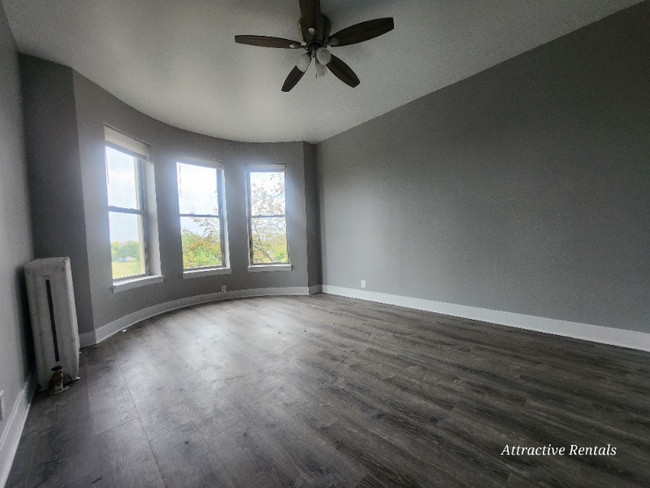 Photo - 634 E 44th St Apartment