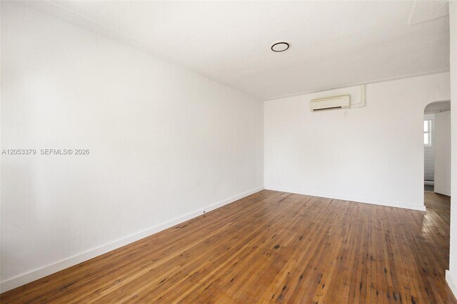 Foto del edificio - 101 NW 74th St