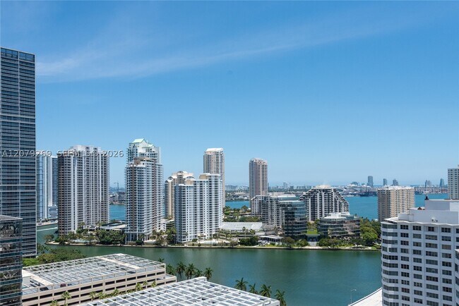 Foto del edificio - 950 Brickell Bay Dr