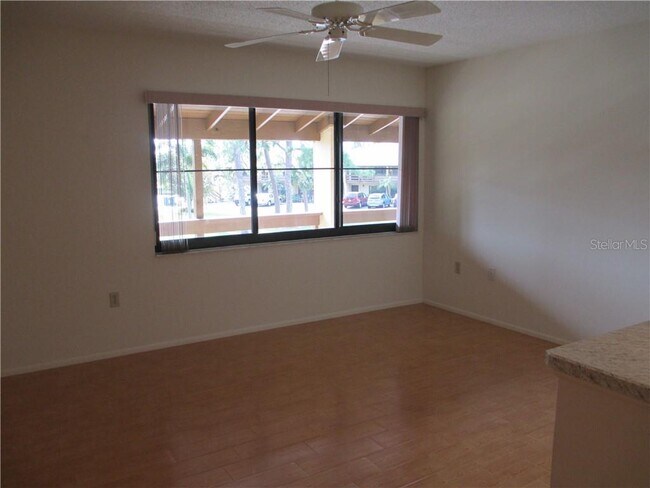 Building Photo - 8 Quails Run Blvd