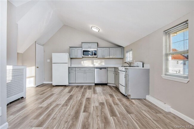 Foto del edificio - 520 River Ave