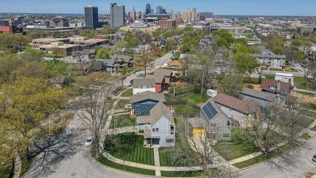 Foto del edificio - 2729 Charlotte St