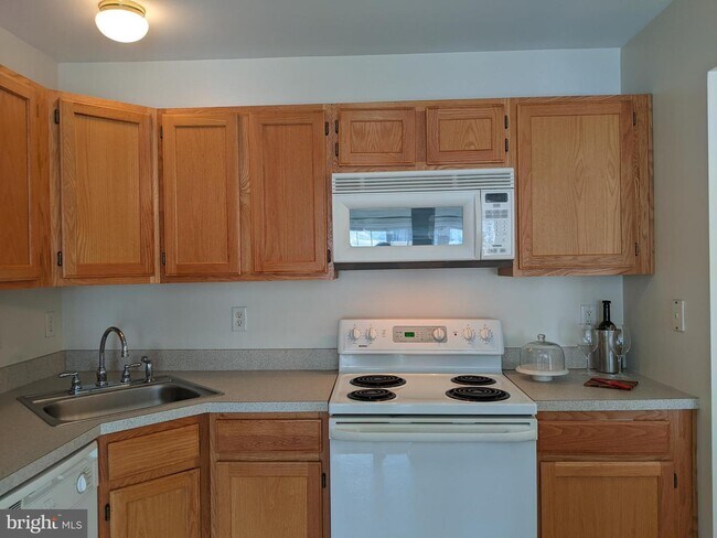Building Photo - 136 Brookland Ct