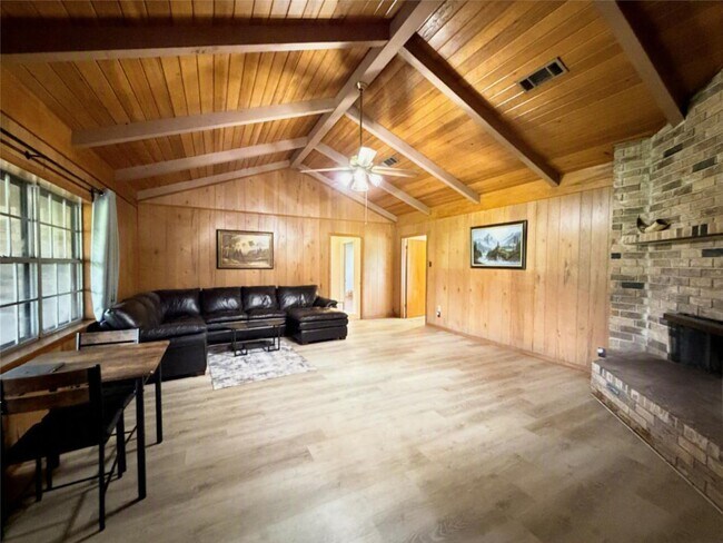 Building Photo - 2603 Brom-Bones Dr