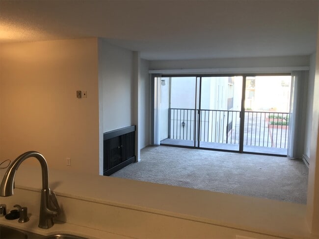 Building Photo - 1550 Frontera Way