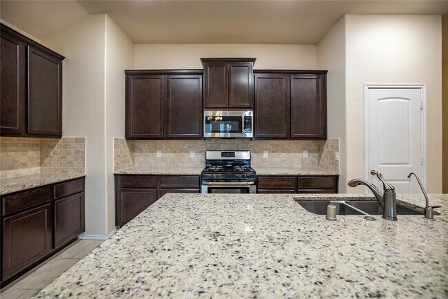 Foto del edificio - 23719 San Barria Dr