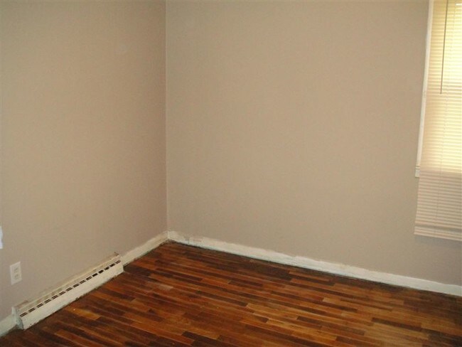 Foto del edificio - 3 br, 1 bath House - 708 Sawyer Rd