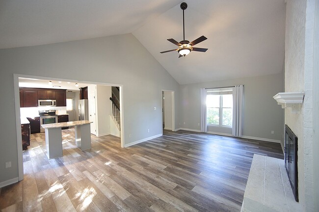 Foto del edificio - 3 Bedroom North Raleigh Home w/ Private, F...