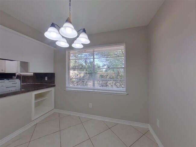 Foto del edificio - 8106 Shady Grove Dr