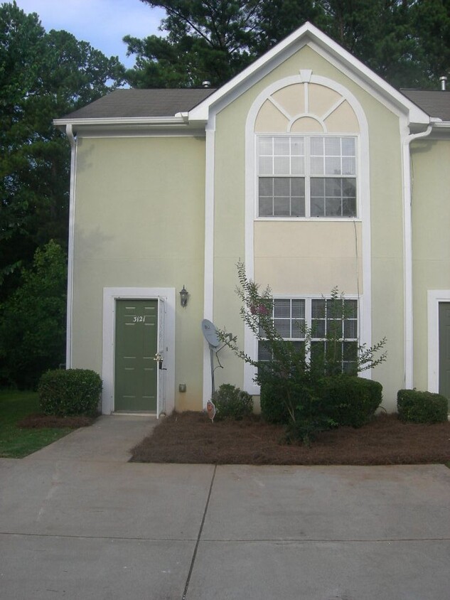 Primary Photo - A LOVELY TOWNHOME IN LITHONIA, GA CONVENIE...