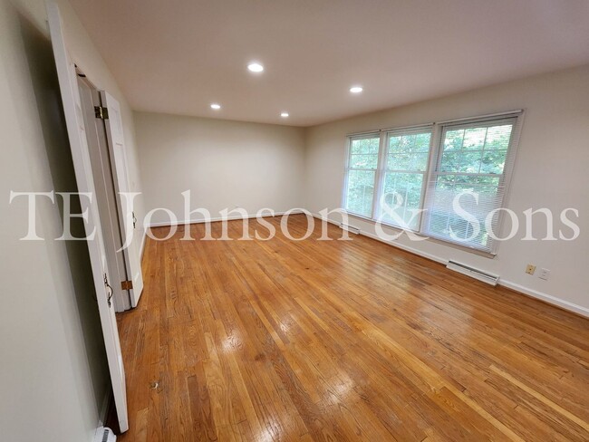 Building Photo - Guilford Hills 3 Bedroom