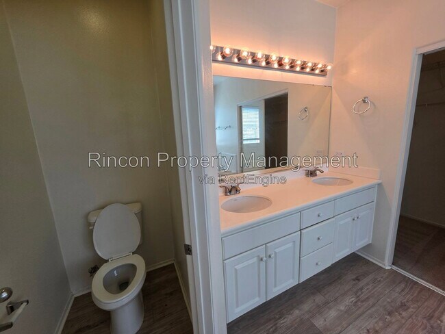 Building Photo - 2525 Villamonte Ct