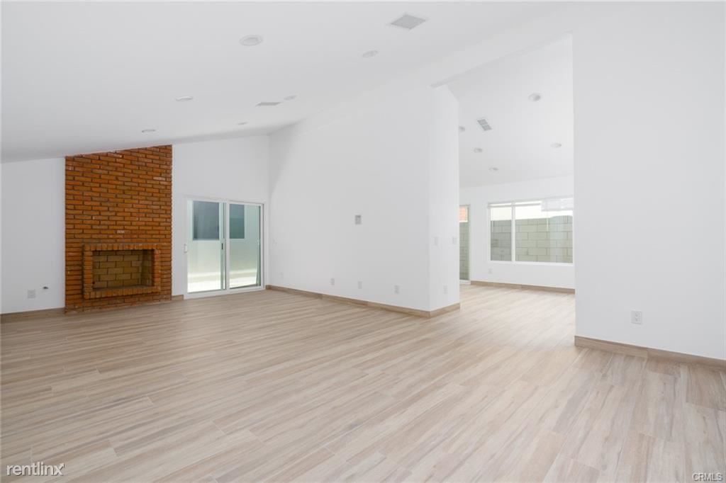 Primary Photo - 4 br, 2 bath Duplex - 3410 S Woodland Pl
