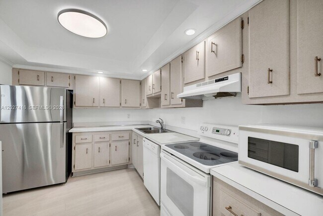 Foto del edificio - 200 Ocean Trail Way
