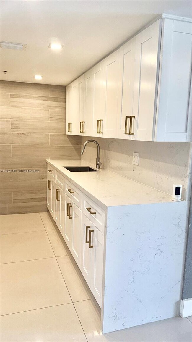 Foto del edificio - 637 SW 3rd St