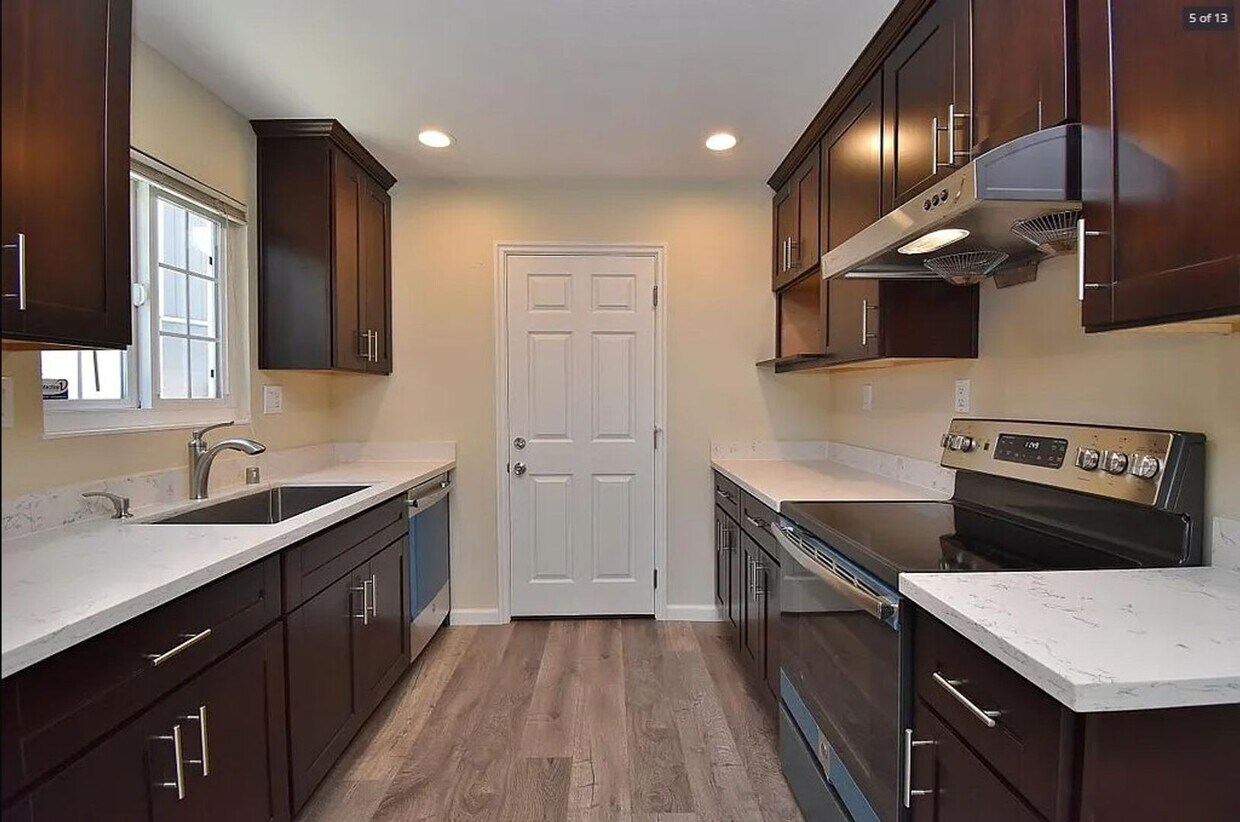 Foto principal - $3790 3 BED/2.5 BATH FREMONT HOME