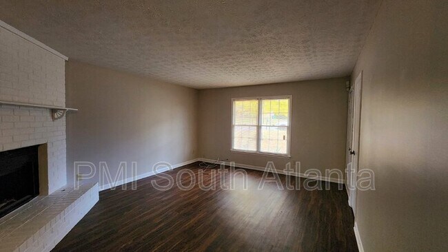 Foto del edificio - 634 Morton Ct