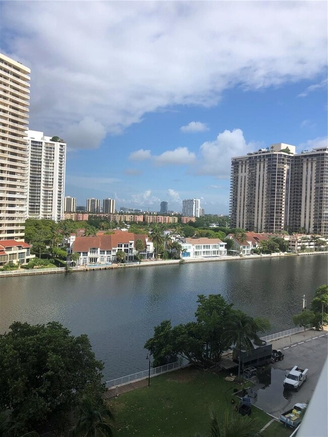 Building Photo - 19390 Collins Ave