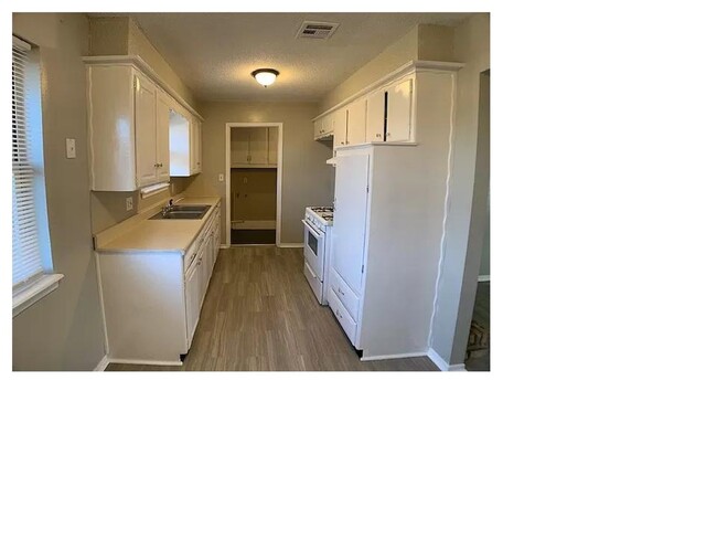 Building Photo - 3 Bed Moore home