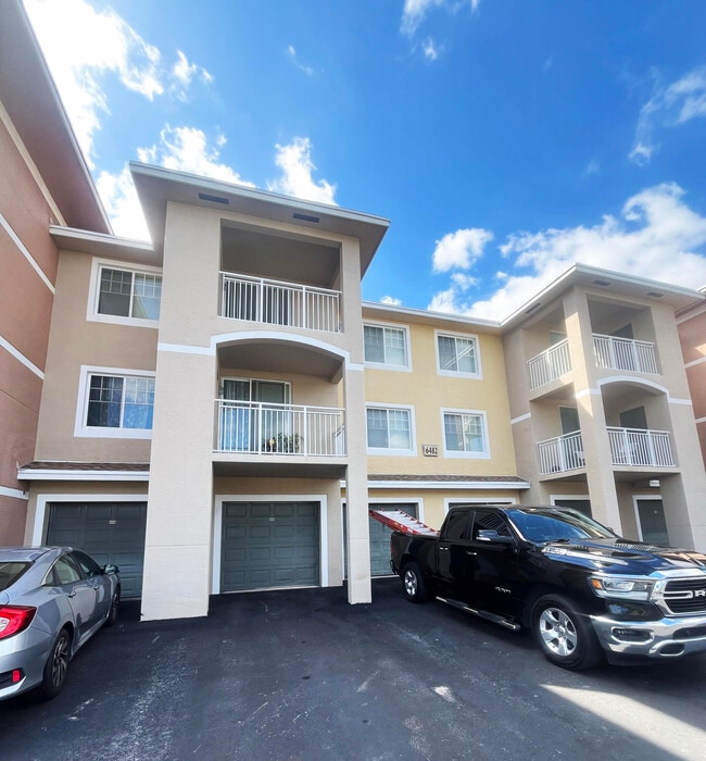 Building Photo - 6482 Emerald Dunes Dr