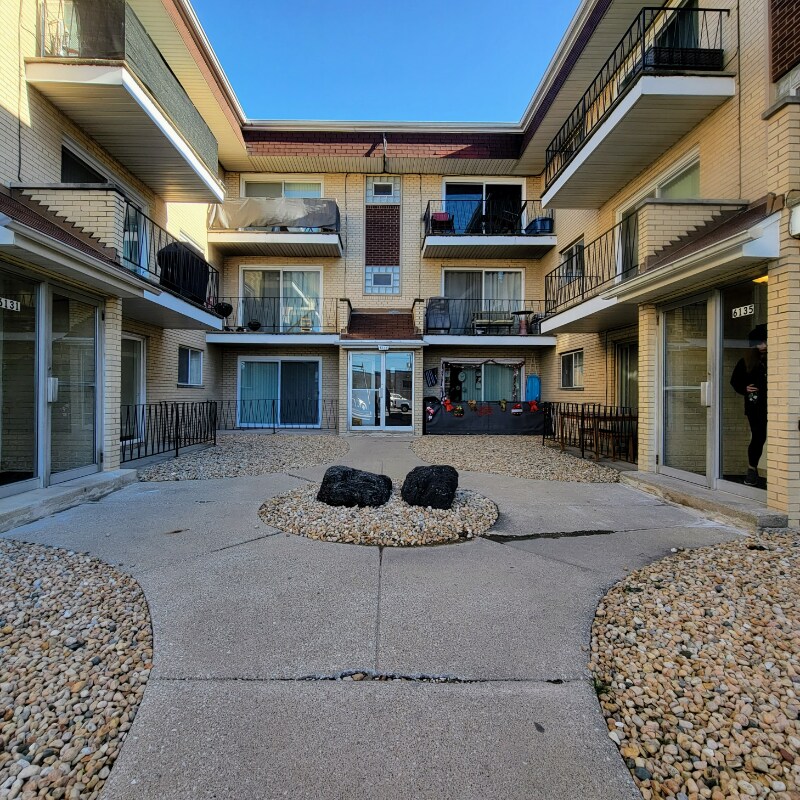 6113 S Oak Park Ave Unit 2W, Chicago, IL 60638 Room for Rent in