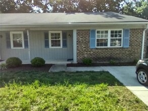Building Photo - 6024 Bradford Dr